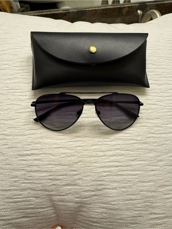 Accessories - Classic Black Aviator Sunglasses – Minimalist Everyday Shades